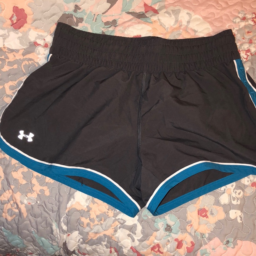 Gray Under Armour Shorts size XS